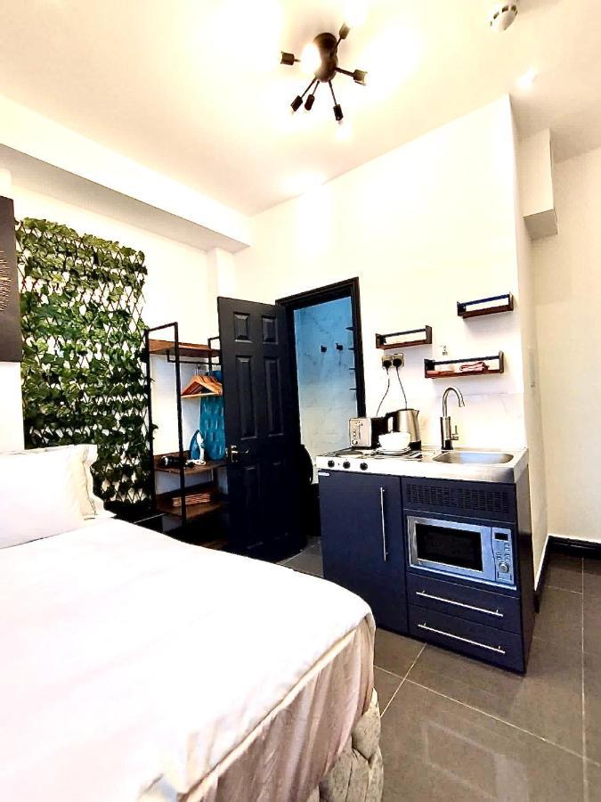 Duke And Duchess Apartments And Rooms - Private In Room Hot Tub Suites London Kültér fotó