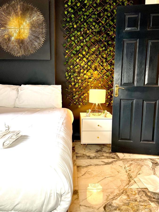 Duke And Duchess Apartments And Rooms - Private In Room Hot Tub Suites London Kültér fotó