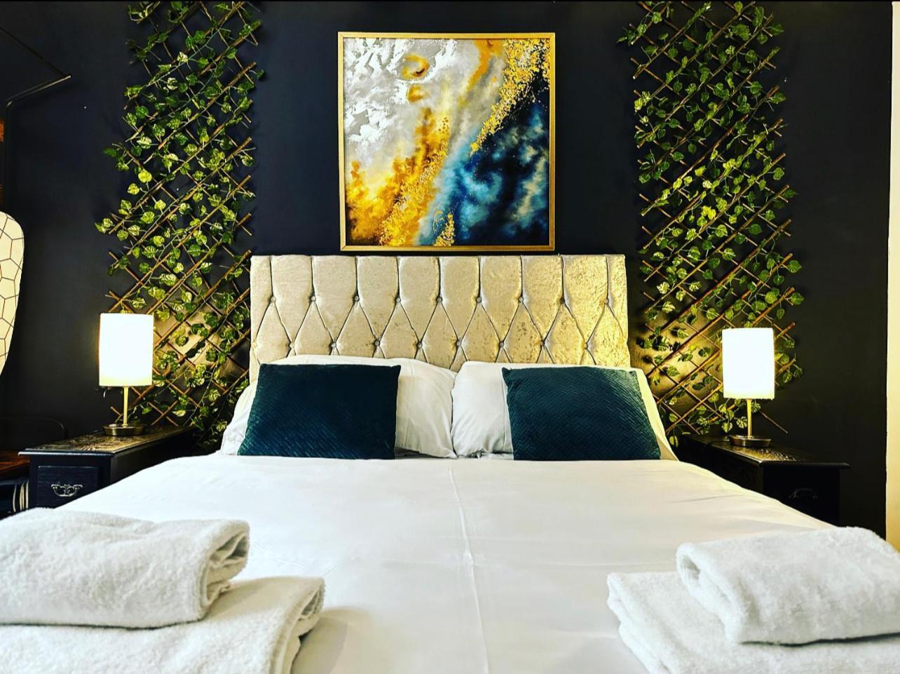 Duke And Duchess Apartments And Rooms - Private In Room Hot Tub Suites London Kültér fotó