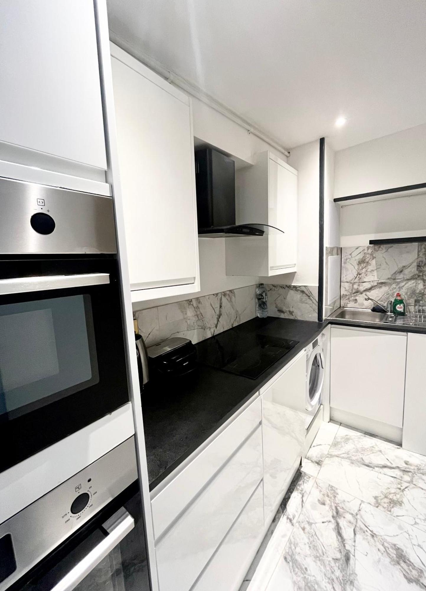 Duke And Duchess Apartments And Rooms - Private In Room Hot Tub Suites London Kültér fotó